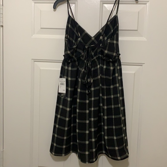 Dress - Picture 2 of 6